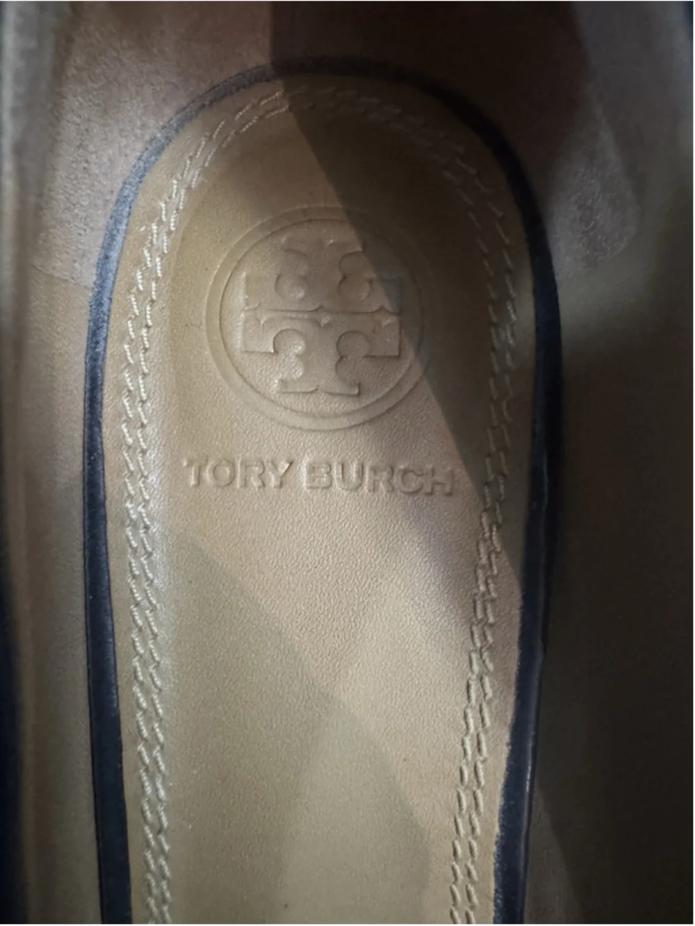 Tory Burch Designer Everly Cap Toe Leather Black Gold Logo Block Heel Pump 6 NEW